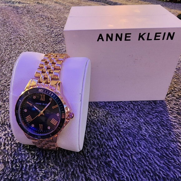 Anne Klein woman's wrist watch - Picture 4 of 4